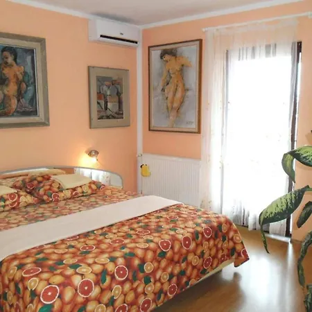 Charming Kestenovi Dvori- 1 Bedroom A3 Lägenhet