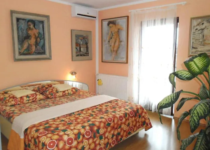 Charming Kestenovi Dvori- 1 Bedroom A3 Apartament