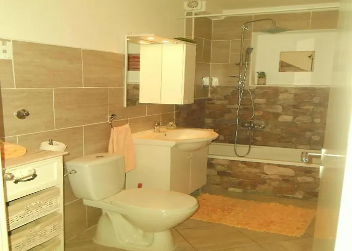 Charming Kestenovi Dvori- 1 Bedroom A3 Apartament *